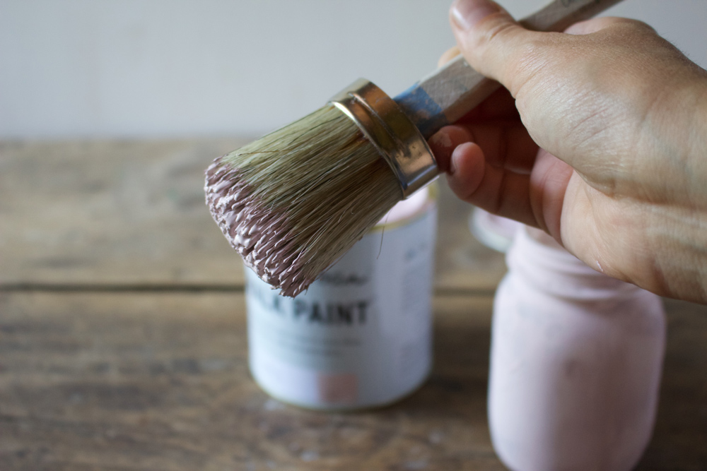 Tutorial barattoli di vetro decorati in stile Shabby Chic - prelevare poca Chalk Paint