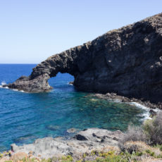 La bellezza dell’estate – Vacanze a Pantelleria – L’arco dell’Elefante – Lily&Sage Design